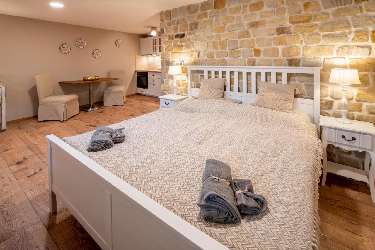 Prague West - Studio Chyne Terrace Экстерьер фото