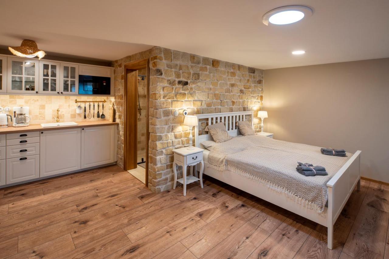 Prague West - Studio Chyne Terrace Экстерьер фото