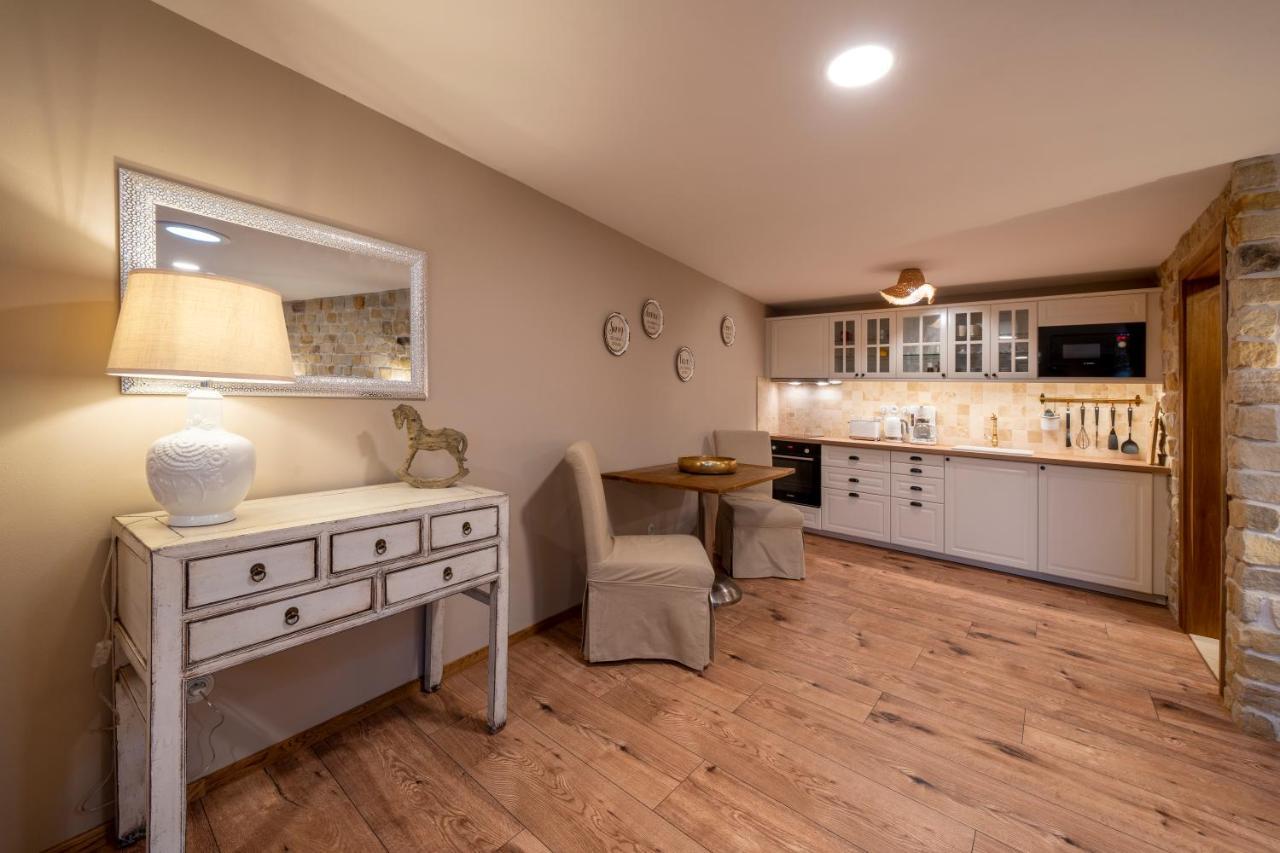 Prague West - Studio Chyne Terrace Экстерьер фото